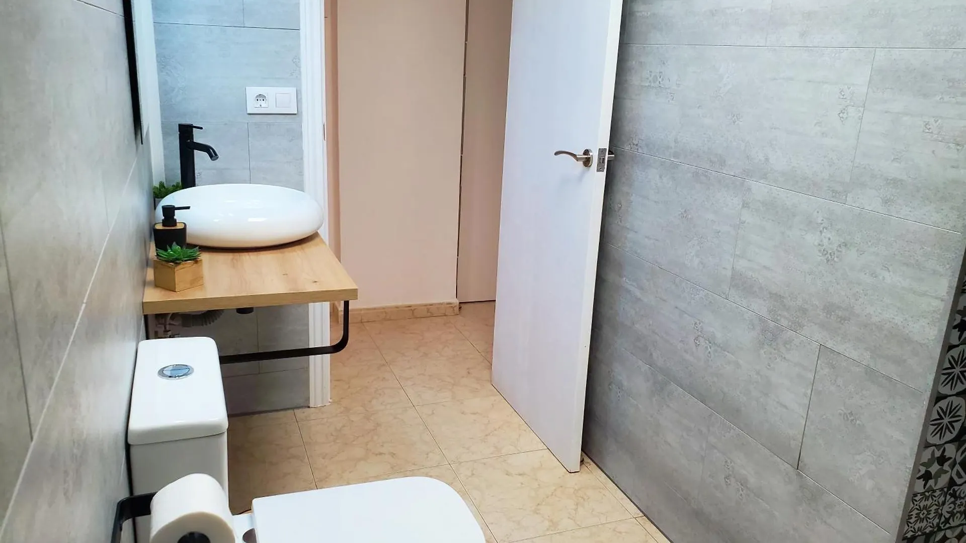Apartamento Centrico Con Patio Privado Tarragona Spanien